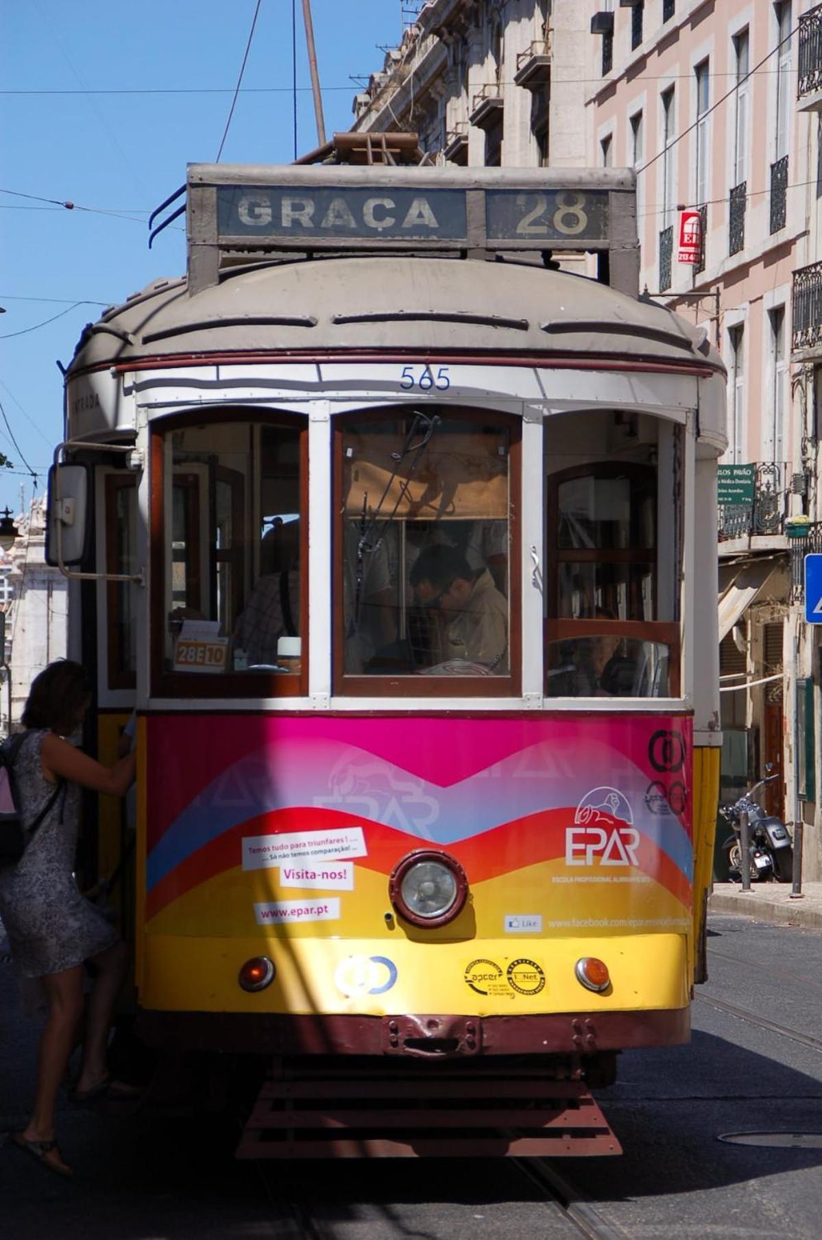 Charmant Appartement Chiado Lisbon Bagian luar foto