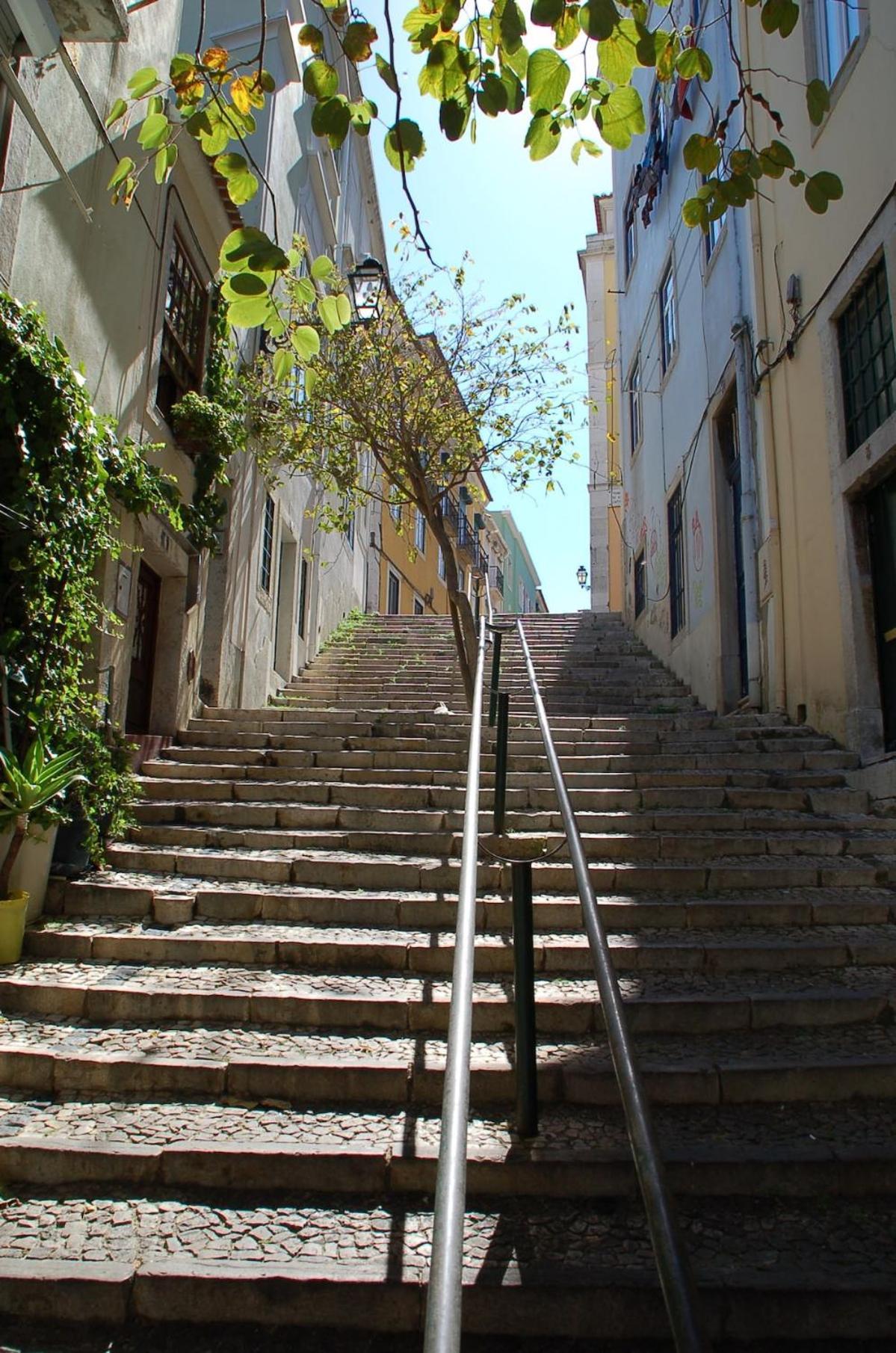 Charmant Appartement Chiado Lisbon Bagian luar foto