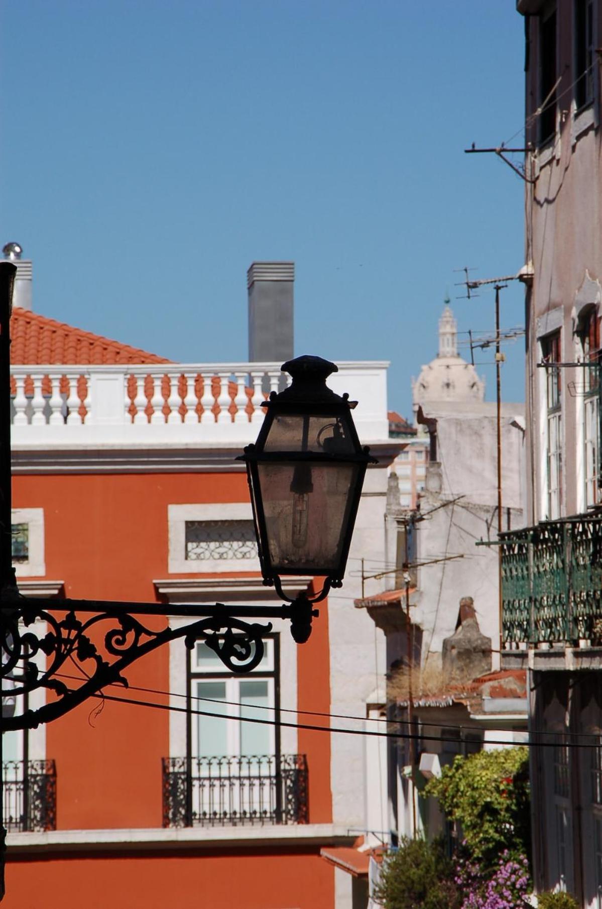 Charmant Appartement Chiado Lisbon Bagian luar foto